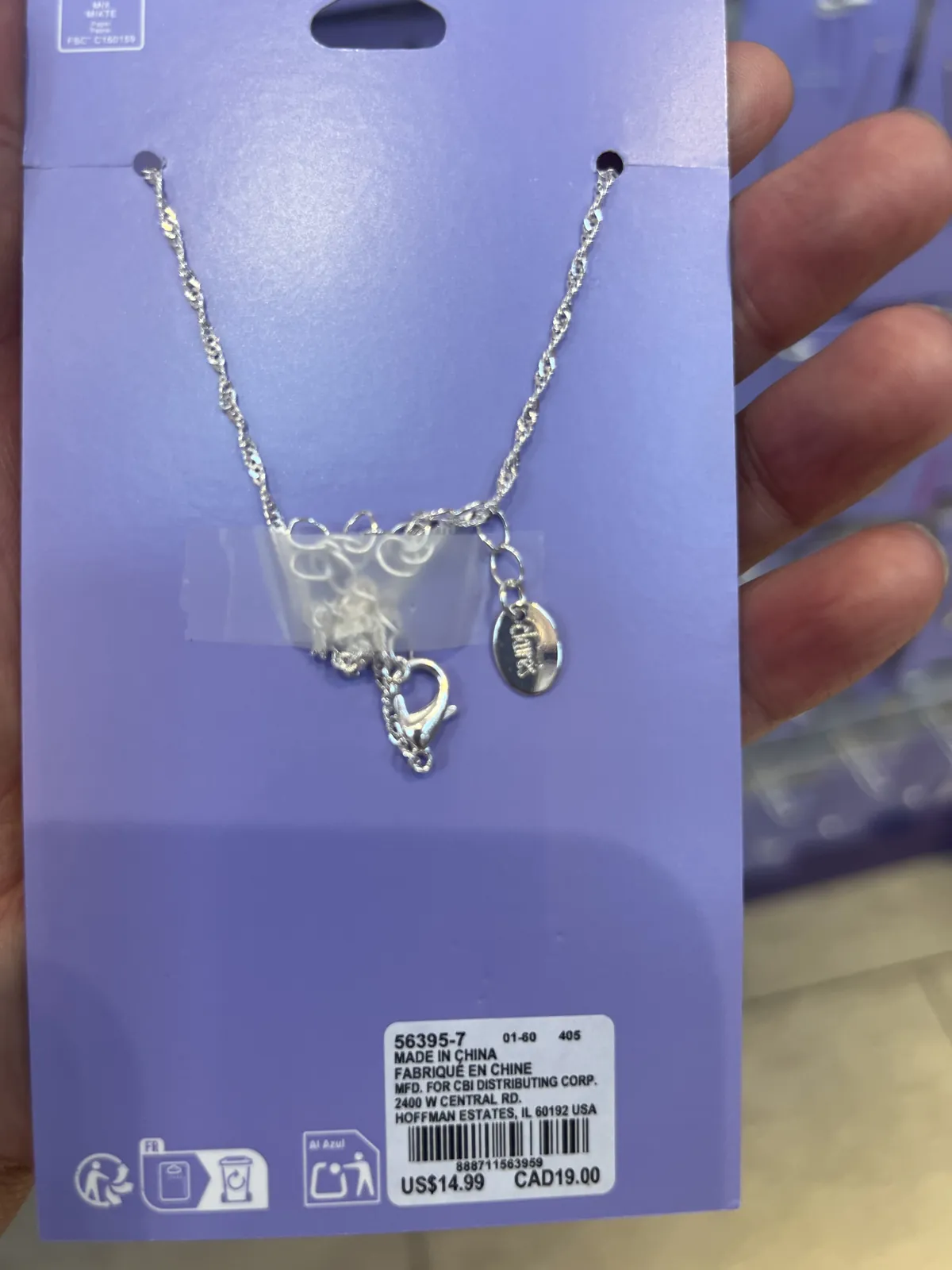 Claire’s 项链背标:US$14.99 / CAD19.00,MADE IN CHINA