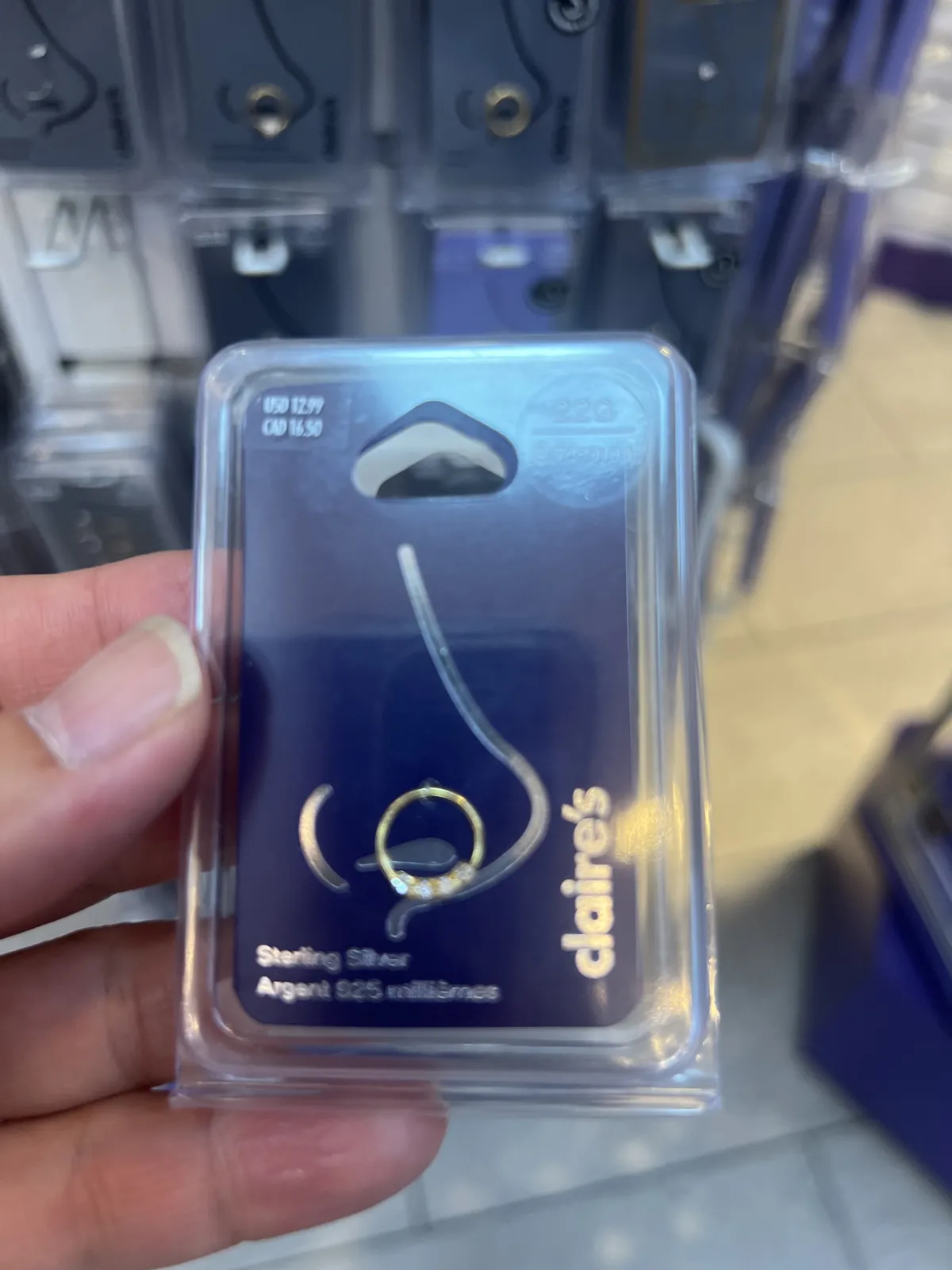 Claire’s LUXE 925 银锆石耳钉卡片,标注 Sterling Silver / Argent 925
