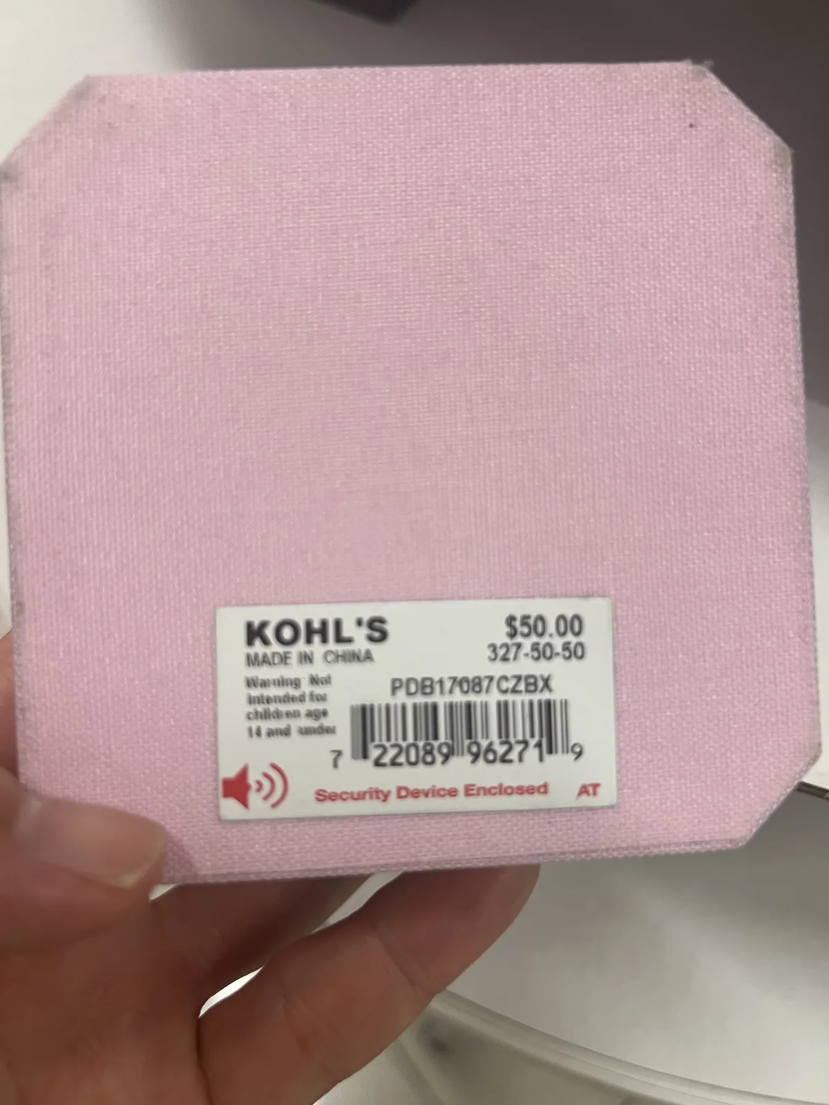 Kohl's Brilliance 镀银 CZ 项链粉盒底价签:KOHL'S 50.00,MADE IN CHINA